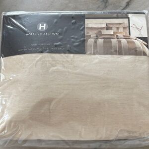 Hotel Collection Woven Jacquard Bedskirt in Champagne - Queen